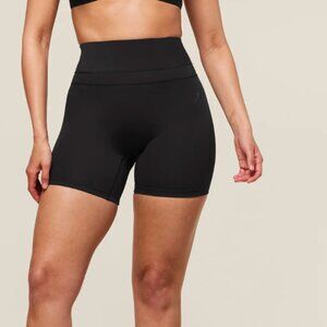 Whitney shorts in Black